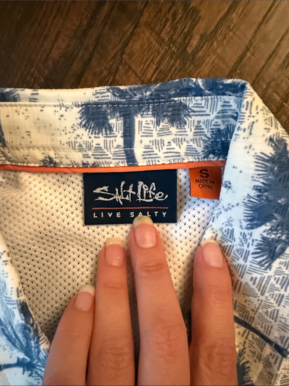 Salt Life Blue/White Palm-Print Short Sleeve Button-Down performance slx Shirt - Picture 3 of 5